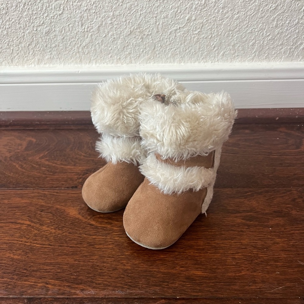 Micheal Kors baby boots